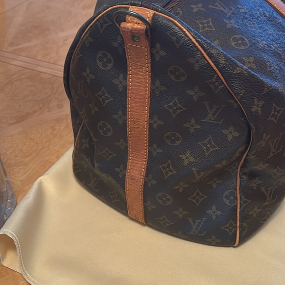 - Louis Vuitton Monogram Keep All Bandouliere 55 Bag - Picture 4 of 11